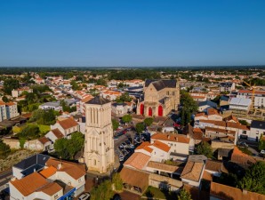 Centre et Eglise de Challans - DronEsprit