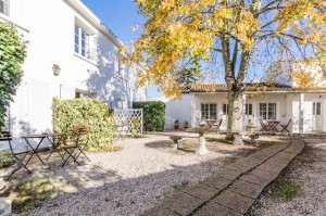 Les extérieurs - Le Manoir de l'Antiquité