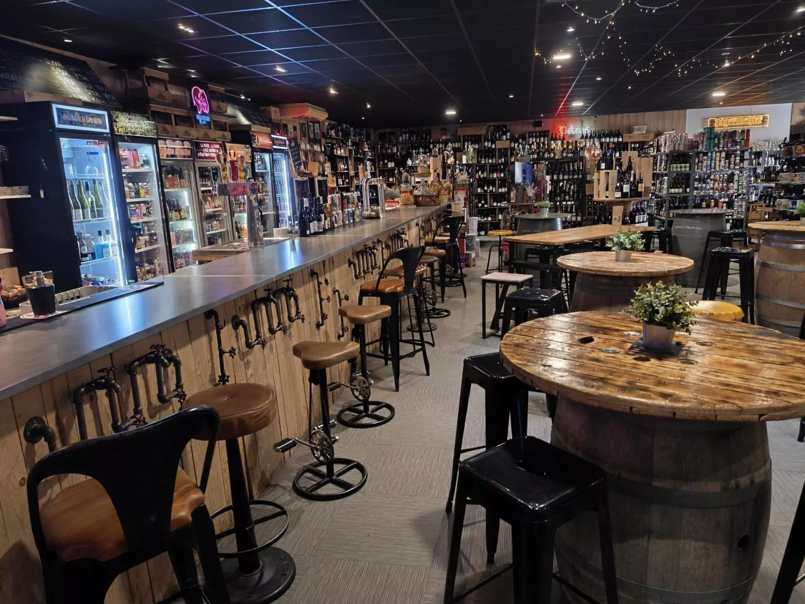 Cave & Bar - La Cabane à Mousse