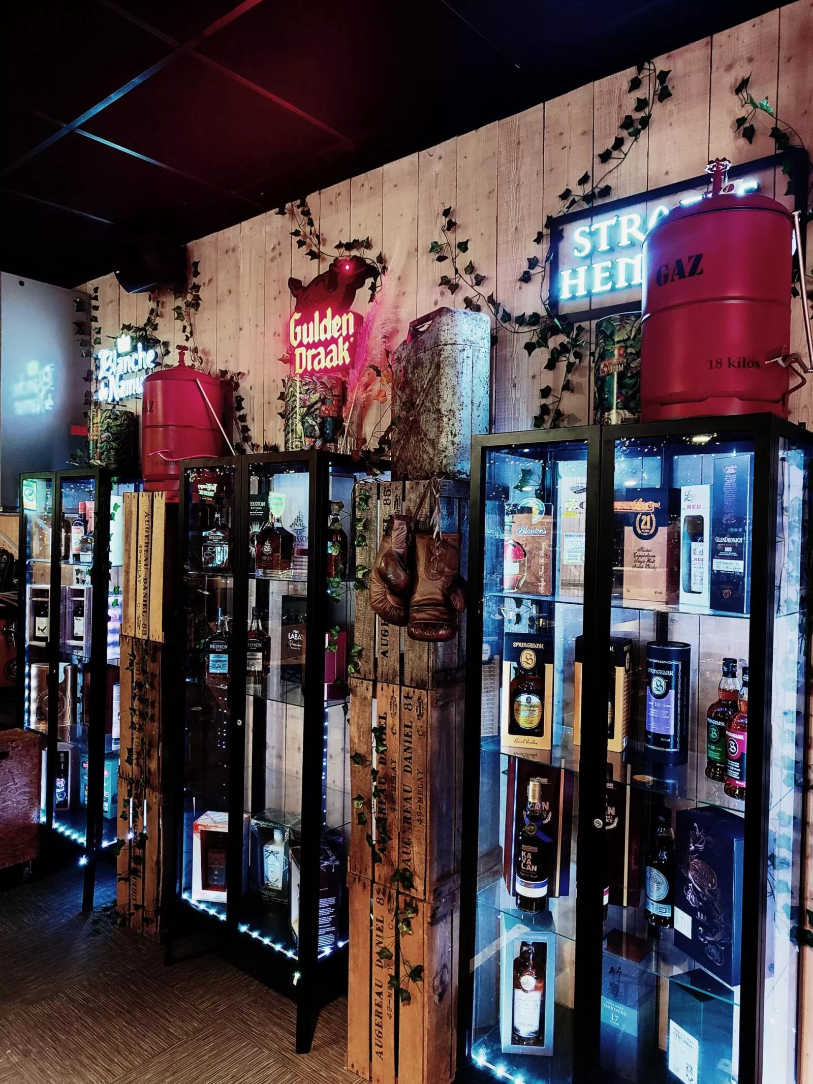 Cave & Bar - La Cabane à Mousse